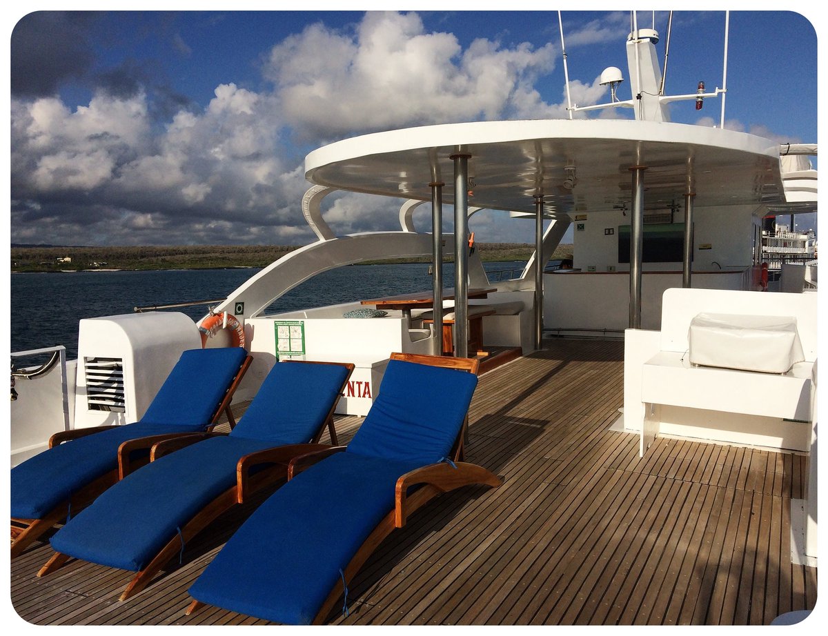 galapagos yacht majestic