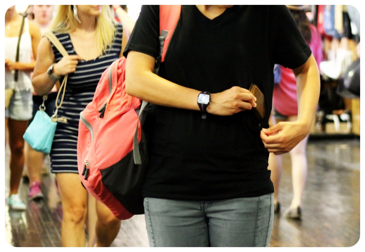 solo female travel colombia