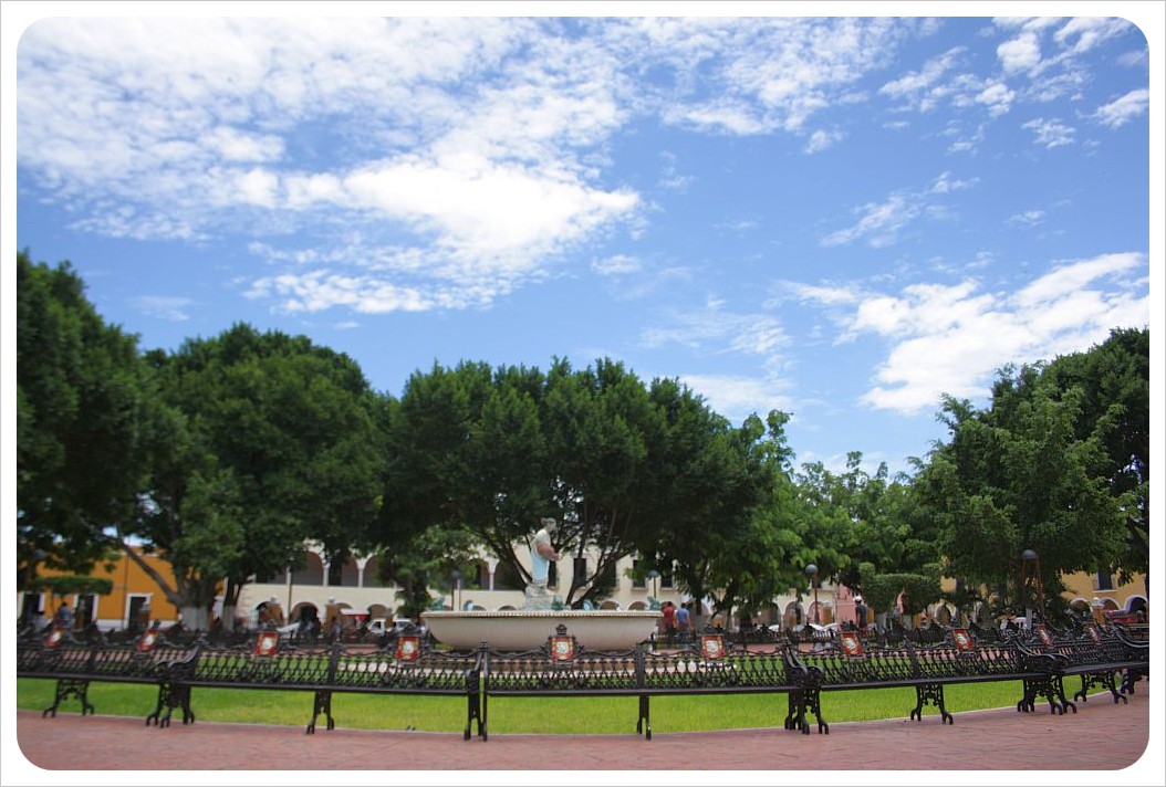 Zocalo Fountain & Benches valladolid