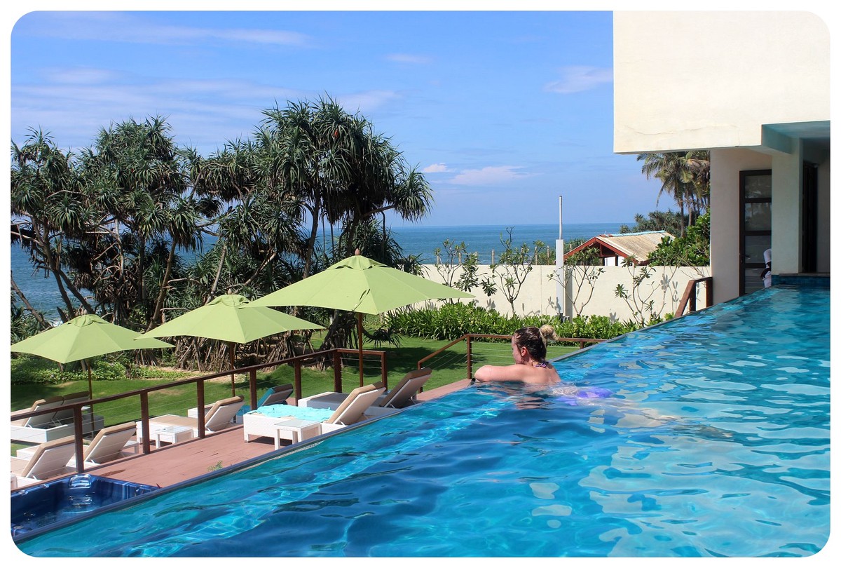 reefs edge hotel infinity pool