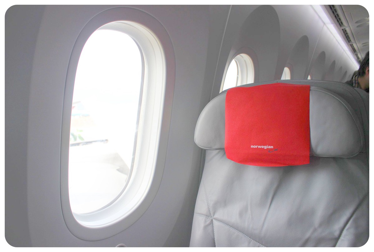 norwegian air window 787 boeing dreamliner
