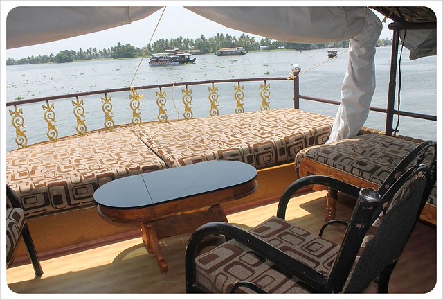 houseboat sundeck