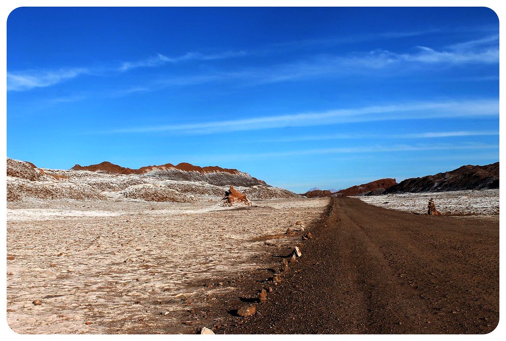 valle de la luna saltine landscape with road