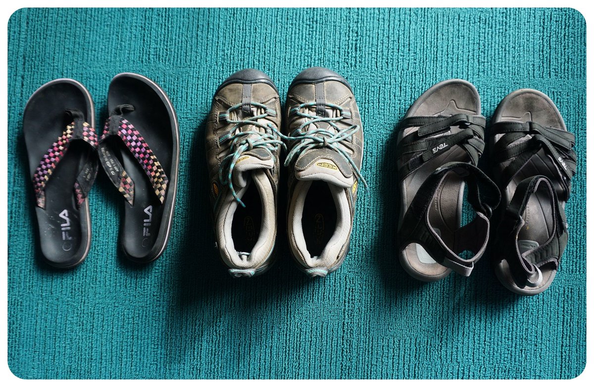 packing list camino de santiago shoes