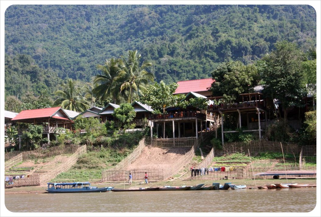 muang ngoi neua from river