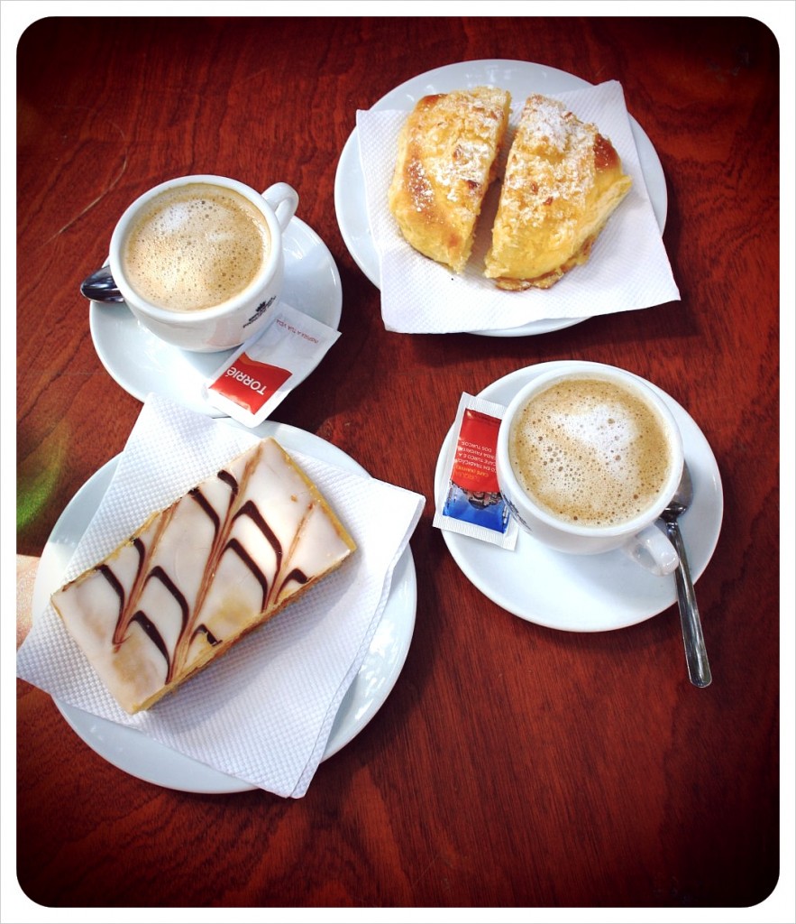 pastries & meia de leite