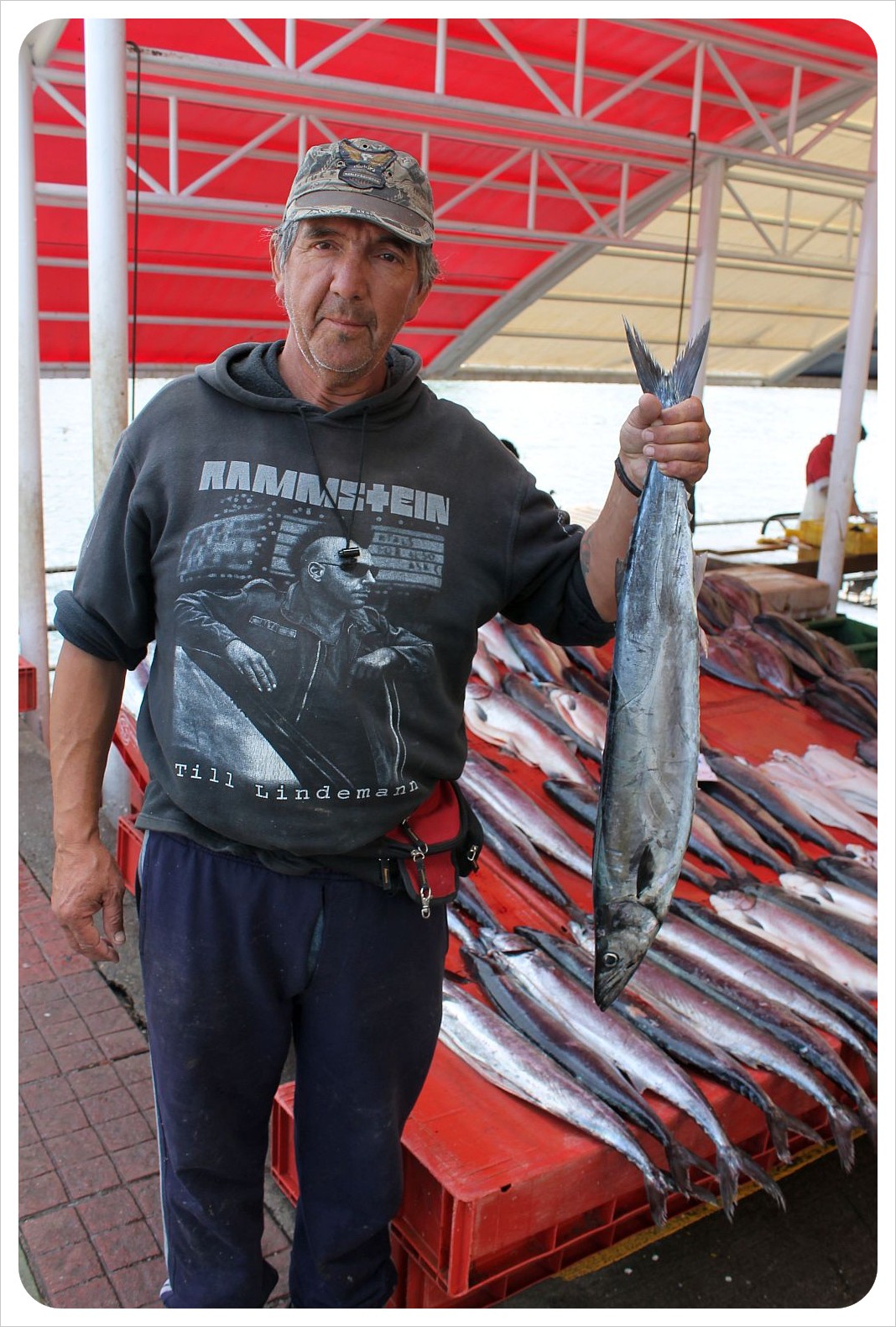 valdivia market fish vendor