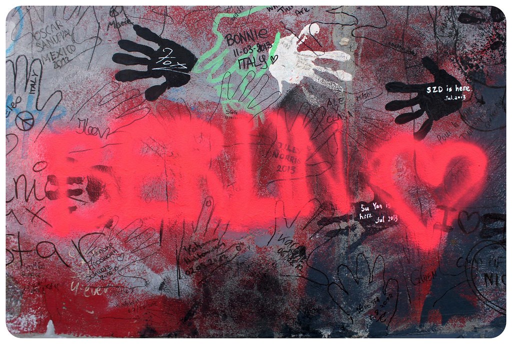 berlin love on berlin wall