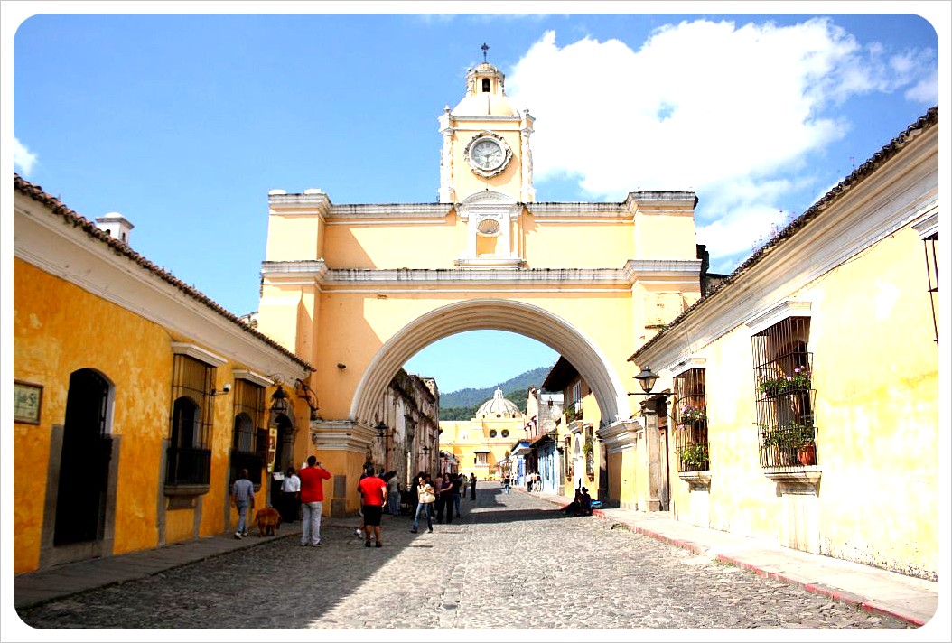 Antigua Street & Arch