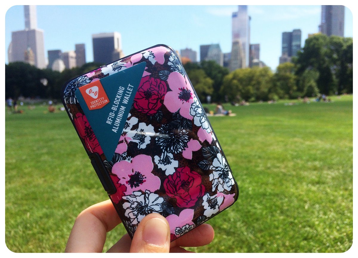 RFID blocking wallet