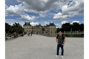 Taking a Historical Walk Through Paris with Context Travel