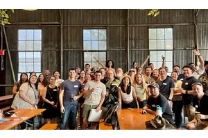 How to Use Facebook Groups to Meet Other Travelers!