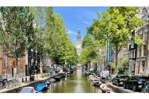 What Playing Poker in Amsterdam Taught Me About Making Friends