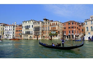My Favorite Cheesy and Overrated Tourist Activities