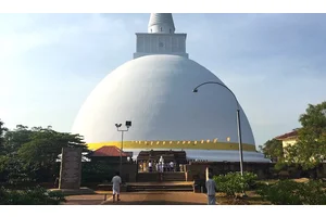 Sri Lankans: Making a Stranger Feel Like Family