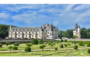 Learning to Live like a Local in France