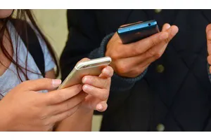 Travel Tip: Put Away Your Damn Phone!